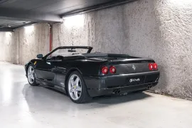 Voiture Ferrari F355 Spider V8 3.5 380