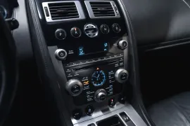 Voiture Aston Martin DB9 (I) V12 6.0 470 Touchtronic