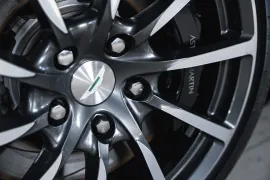 Voiture Aston Martin Rapide S Shadow Edition V12 6.0 574