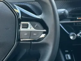 Voiture PEUGEOT 208 ALLURE