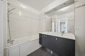 Vente Appartement 4 pièces avec balcon - Suresnes
