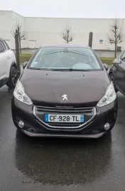Peugeot 208 (3 PORTES) 1.6 e-HDi 92ch - Allure Châteaubriant