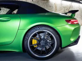 Voiture Mercedes AMG GT R Roadster V8 4.0 585 - 1 of 750