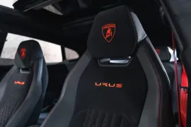Voiture Lamborghini Urus Performante 60th Anniversary