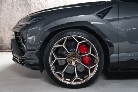 Voiture Lamborghini Urus Performante 60th Anniversary