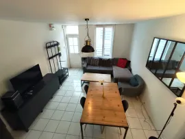 Location Maison meublée 3 chambres, cour et cave