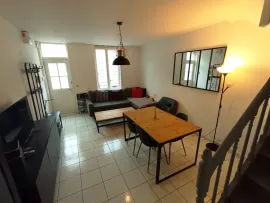 Location Maison meublée 3 chambres, cour et cave