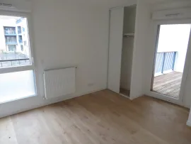Location T2 / 42 m² / Pessac / Nu
