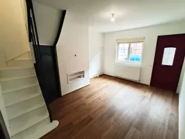 Location Amiénoise 2 chambres, cour et cave