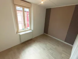 Location Amiénoise 2 chambres, cour et cave