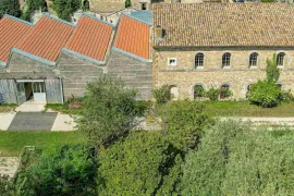 Vente À Vendre – Ancienne Manufacture à usage événementiel à Entraigues-sur-la-Sorgue 