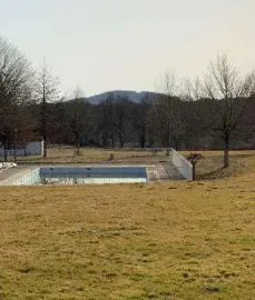 Vente À vendre - Centre de vacances et d'accueil de 51 hectares à Sainte-Marie-Lapanou