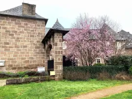 À vendre – Hôtel-Restaurant de 12 chambres et 110 couverts à Varetz – Corrèze (1 Varetz