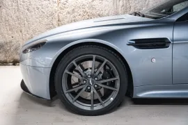Voiture Aston Martin V8 Vantage S N430 4.7 436 BVM
