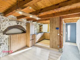 Vente Jolie T4 attypique au centre du village