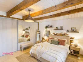 Vente Jolie T4 attypique au centre du village