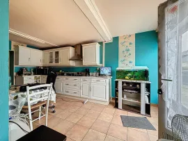 Vente Ensemble de 2 maisons avec revenus locatifs   192 m2   10 mi