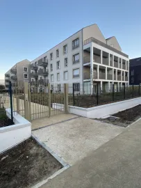 Place de parking extérieur à louer Chessy