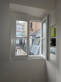 Studio Rénové disponible immédiatement Paris 9e