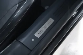 Voiture Aston Martin DB11 V12 5.2 608