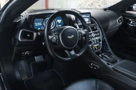 Voiture Aston Martin DB11 V12 5.2 608