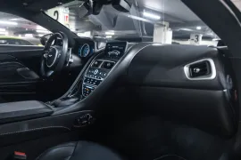 Voiture Aston Martin DB11 V12 5.2 608