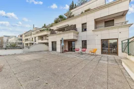 Vente Superbe appartement T6 familial avec terrasse