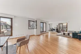 Vente Superbe appartement T6 familial avec terrasse