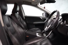 Voiture Volvo XC60 2.4 D5 SE Lux Nav Geartronic AWD Euro 5 5dr