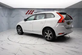 Voiture Volvo XC60 2.4 D5 SE Lux Nav Geartronic AWD Euro 5 5dr