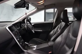 Voiture Volvo XC60 2.4 D5 SE Lux Nav Geartronic AWD Euro 5 5dr
