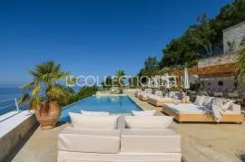 Location de vacances Camelia Estate