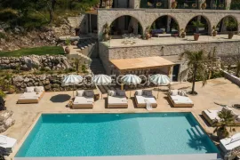 Location de vacances Camelia Estate