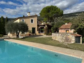 Vente Propriété de caractère avec dépendances et piscine