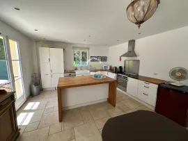 Vente Spacieuse demeure de 9 pièces, 235m²