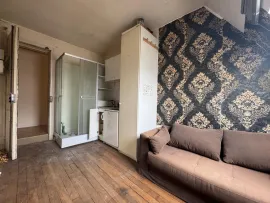 Chambre de service à rafraichir - Ranelagh Paris 16e
