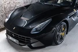 Voiture Ferrari F12 Berlinetta V12 6.0 740