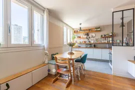 Vente Croix de Chavaux à 2 min – 66 m² lumineux