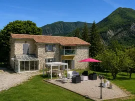 Domaine 230m2 sur 2 hectares de terrain Veynes