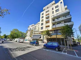 Location Place de parking immeuble très récent