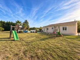 Vente Maison plain-pied 130 m² – 4 chambres – piscine – terrain 3 200 m² – assainissement conforme