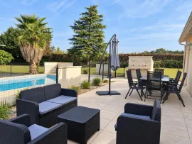 Vente Maison plain-pied 130 m² – 4 chambres – piscine – terrain 3 200 m² – assainissement conforme