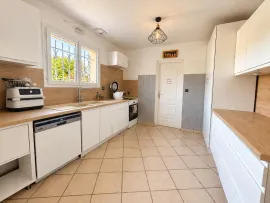 Vente Maison plain-pied 130 m² – 4 chambres – piscine – terrain 3 200 m² – assainissement conforme