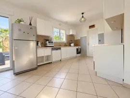 Vente Maison plain-pied 130 m² – 4 chambres – piscine – terrain 3 200 m² – assainissement conforme