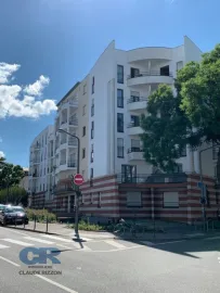 PLACE DES VOSGES - F2 loué à vendre Nancy