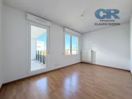 Vente RUE DE VIC - 3 pièces à vendre