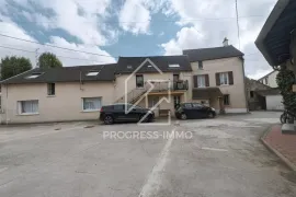 Vente Ensemble Immobilier de 10 Logements et 1 Entrepôt au Centre-ville