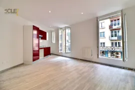 Grand studio entrée privative proche du métro Boulogne-Billancourt
