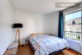 Vente À Vendre - Grand 4 Pièces Traversant avec Bal