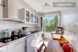 Vente À Vendre - Grand 4 Pièces Traversant avec Bal